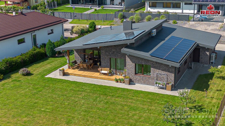 PARDUODAMAS VIENO AUKŠTO NAMAS  DIDELIAME SKLYPE, ITIN RAMIOJE VIETOJE, LEVIDON