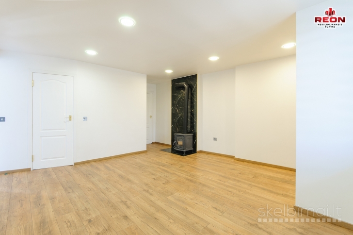 PARDUODAMA DALIS NAMO (DVIEJŲ KAMBARIŲ BUTAS)