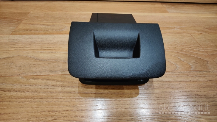 BMW F30, F31, F32, F33, F34, F36, F80, F82, F83 daiktadėžė po vairu