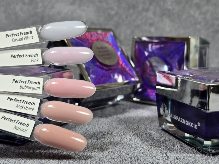 Savaime išsilyginantis gelis nagams Perfect French