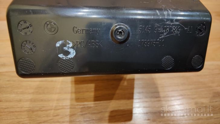 BMW F30, F31, F32, F33, F34, F36, F80, F82, F83 daiktadėžė po vairu