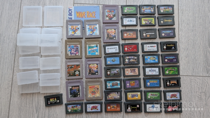 45vnt GameBoy / Game Boy Advance žaidimų disketės 