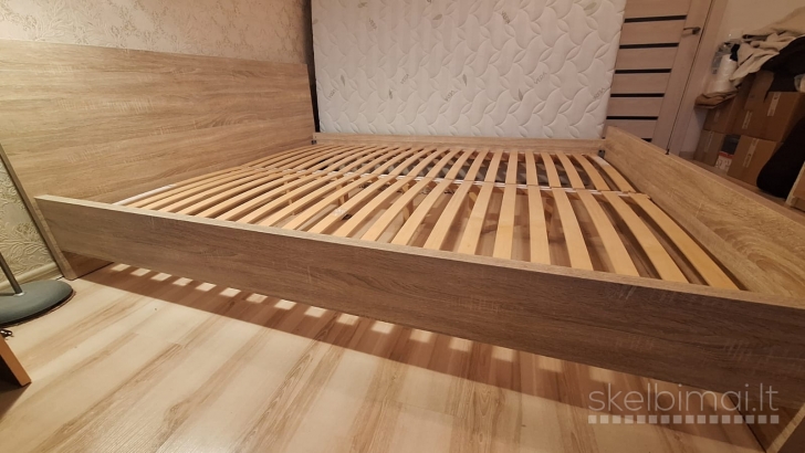 Tvirta dvigulė lova