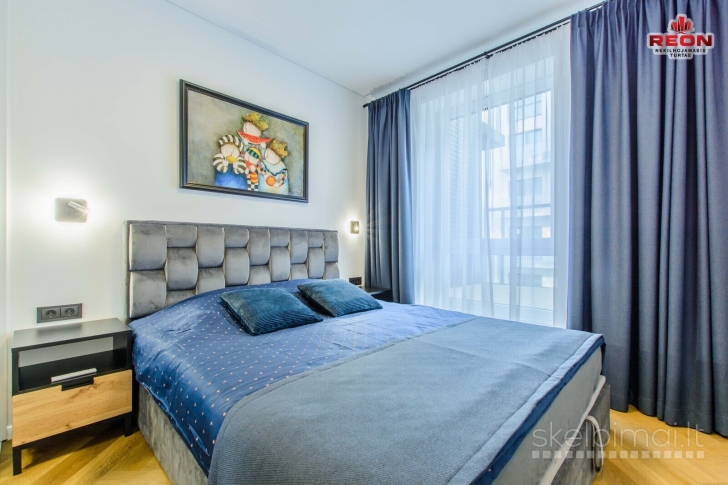 IŠNUOMOJAMAS KOKYBIŠKAI IR PATOGIAI ĮRENGTAS 2 KAMBARIŲ BUTAS.