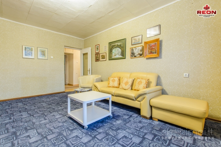 ERDVUS, ŠVIESUS, TVARKINGAS - TRIJŲ IZOLIUOTŲ KAMBARIŲ BUTAS!