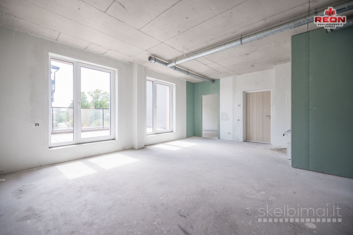 PARDUODAMAS IŠSKIRTINIS 4 KAMBARIŲ BUTAS SU DIDELE TERASA ŽVĖRYNE!