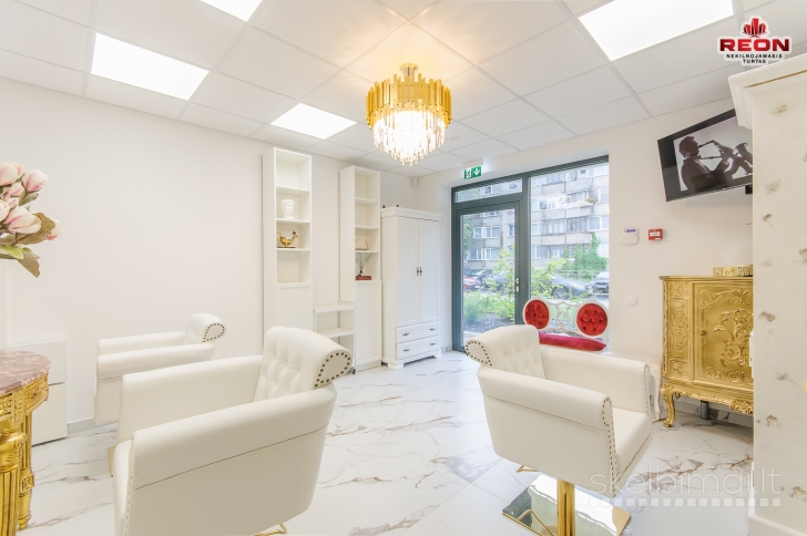 Išnuomojamas įrengtas grožio salonas