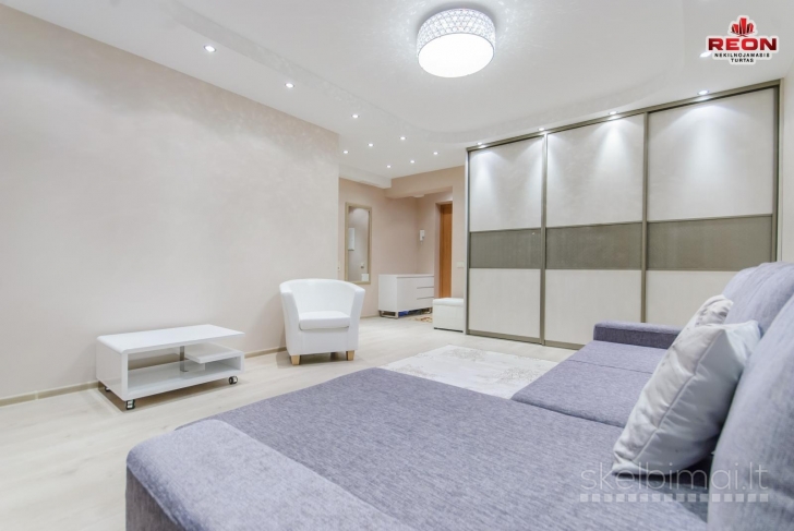 NUOMAJAMAS PUIKIAI IR KOKYBIŠKAI ĮRENGTAS 1 KAMBARIO BUTAS, NAUJAMIESTYJE, ŠA