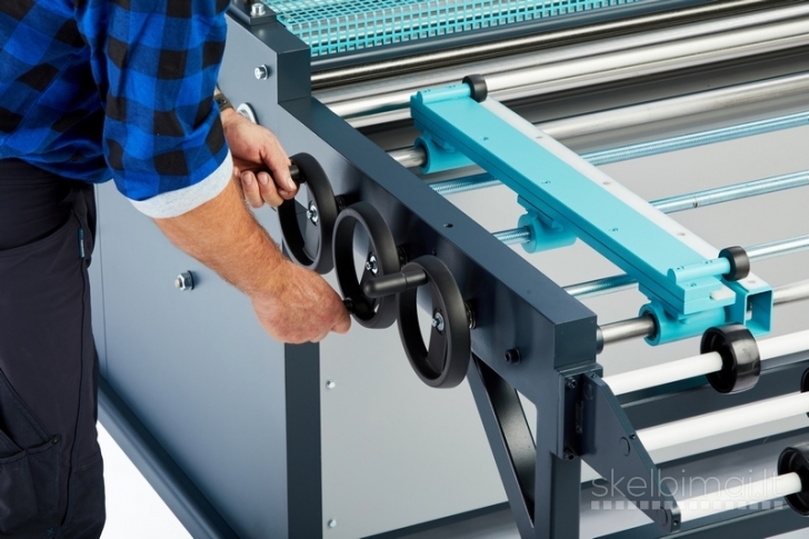 Elektrinės skersinės - išilginės karpymo staklės Npw 1250