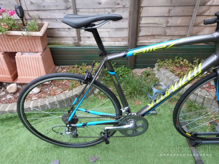 SPECIALIZED Allez Elite Road Bike. Carbon fork. 9kg. Large. 20speed. Like New.