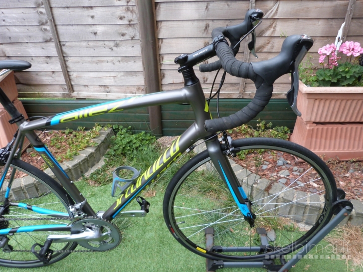 SPECIALIZED Allez Elite Road Bike. Carbon fork. 9kg. Large. 20speed. Like New.