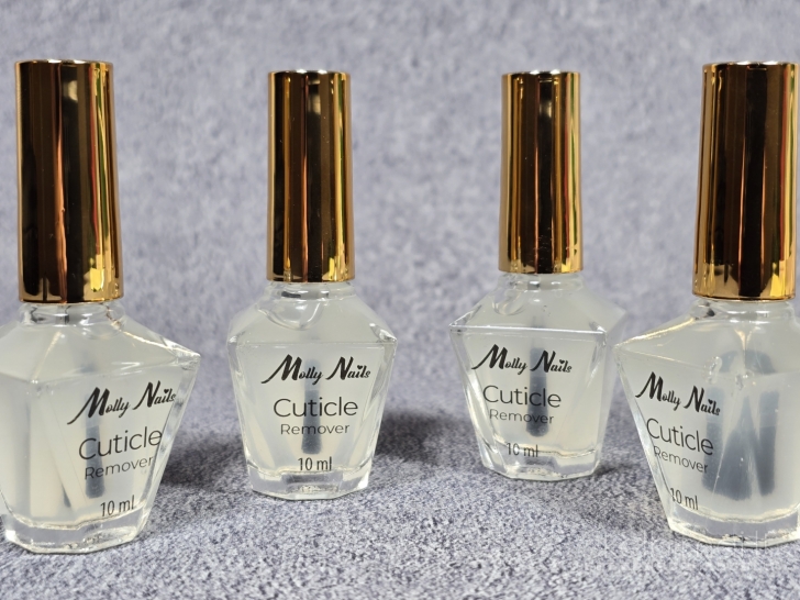Nagų odelių minkštiklis Molly Cuticle Remover 10ml