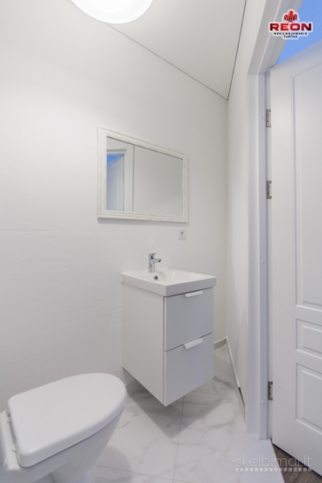 NUOMOJAMAS ŠILTAS, JAUKUS 2 KAMBARIŲ BUTAS 