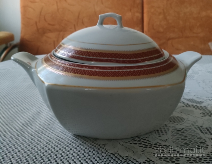 Sriubinė (terina), sriubos indas, troškininė su dangčiu