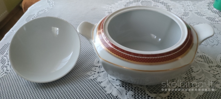 Sriubinė (terina), sriubos indas, troškininė su dangčiu