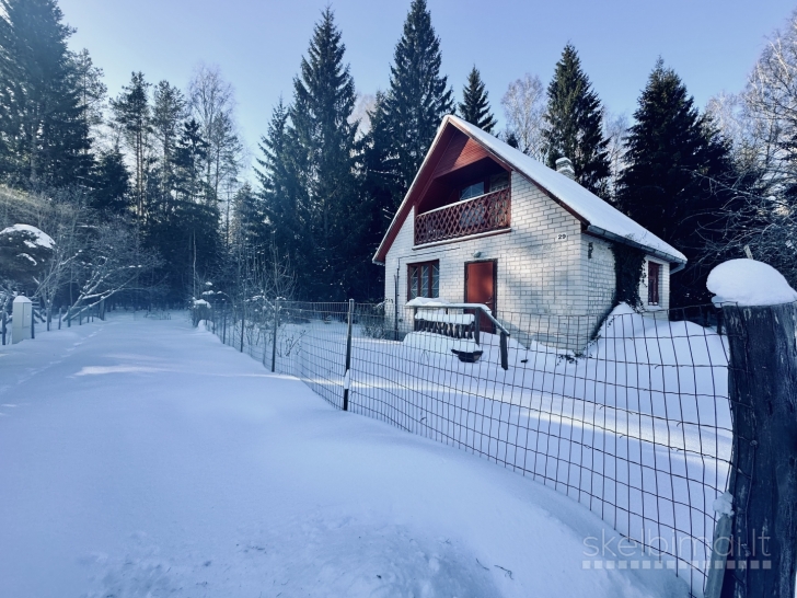 PARDUODAMAS MŪRINIS 54,10 KV. M. SODO NAMAS 6,40 ARŲ SKLYPE KAUBARISKIO KAIME