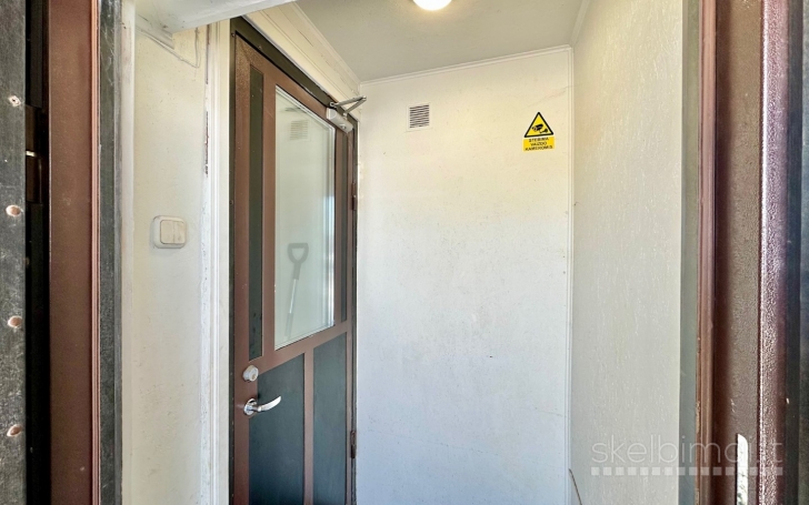 PARDUODAMOS 42.20 KV.M. PLOTO PATALPOS SU 1 ARO SKLYPO DALIMI