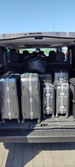 Keleivinio mikroautobuso nuoma su vairuotoju Kaune Tel:+37064314115