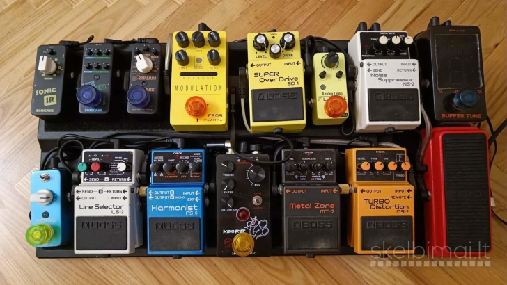 Pedalbordas su krepšiu