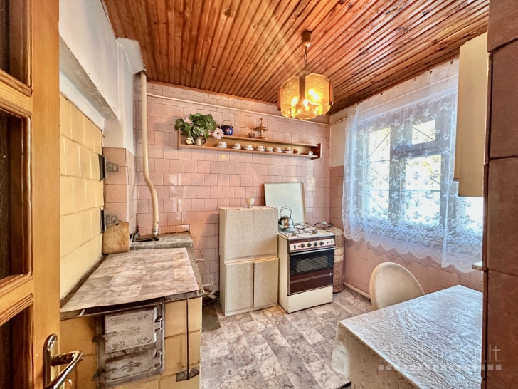 PARDUODAMAS MŪRINIS 54,10 KV. M. SODO NAMAS 6,40 ARŲ SKLYPE KAUBARISKIO KAIME