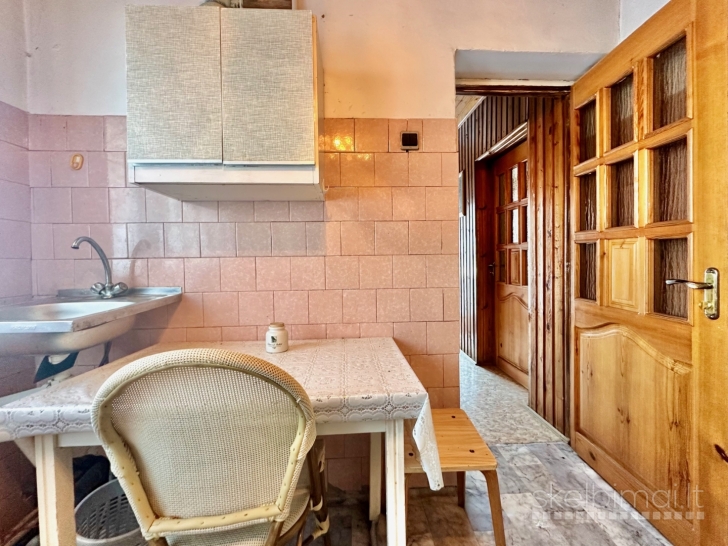 PARDUODAMAS MŪRINIS 54,10 KV. M. SODO NAMAS 6,40 ARŲ SKLYPE KAUBARISKIO KAIME