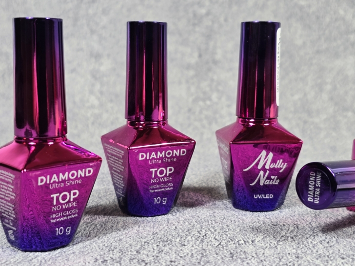 Gelinio lako ypač blizgus be lipnumo topas nagams