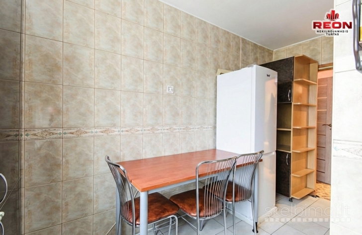 ERDVUS DVIEJŲ ATSKIRŲ KAMBARIŲ BUTAS VIRŠULIŠKIŲ GATVĖJE !