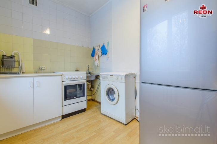 ERDVUS, ŠVIESUS, TVARKINGAS - TRIJŲ IZOLIUOTŲ KAMBARIŲ BUTAS!