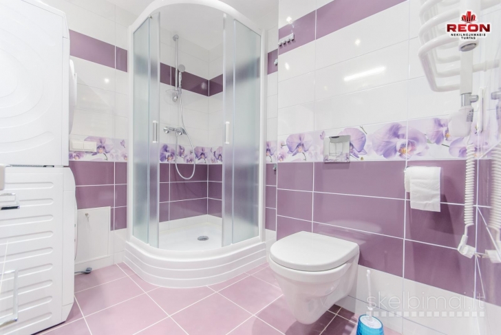 NUOMAJAMAS PUIKIAI IR KOKYBIŠKAI ĮRENGTAS 1 KAMBARIO BUTAS, NAUJAMIESTYJE, ŠA