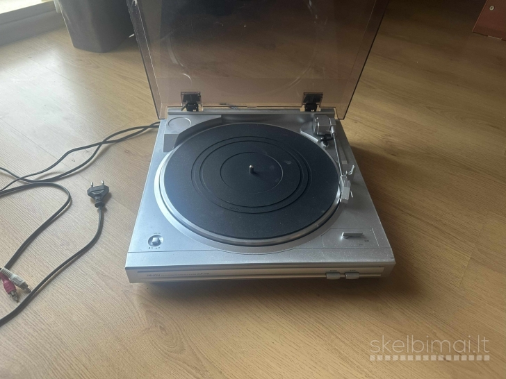 Denon DP-29F Patefonas