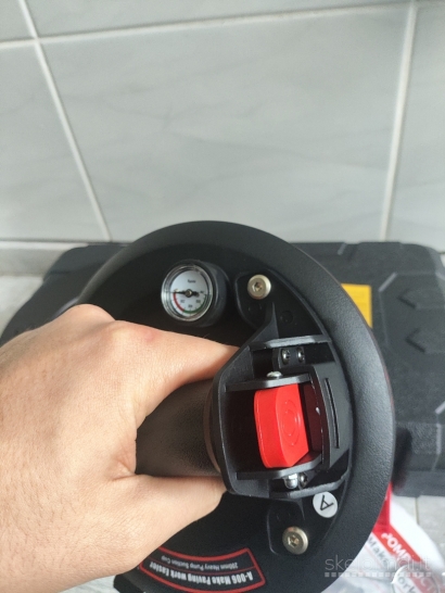 Nauji 2vnt Vakuuminiai siurbtukai pakėlimui stiklui plytelėms su barometru