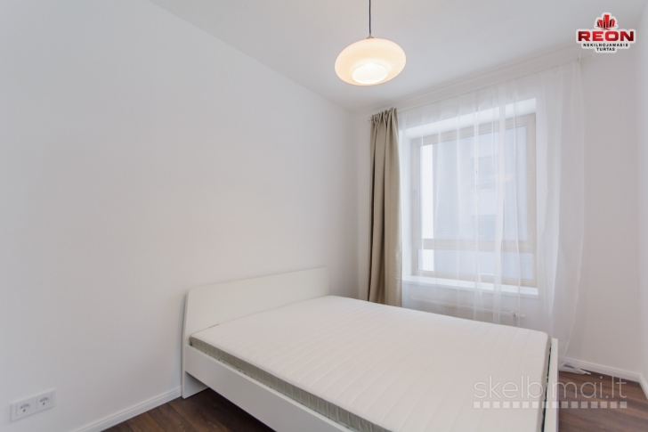 NUOMOJAMAS ŠILTAS, JAUKUS 2 KAMBARIŲ BUTAS 