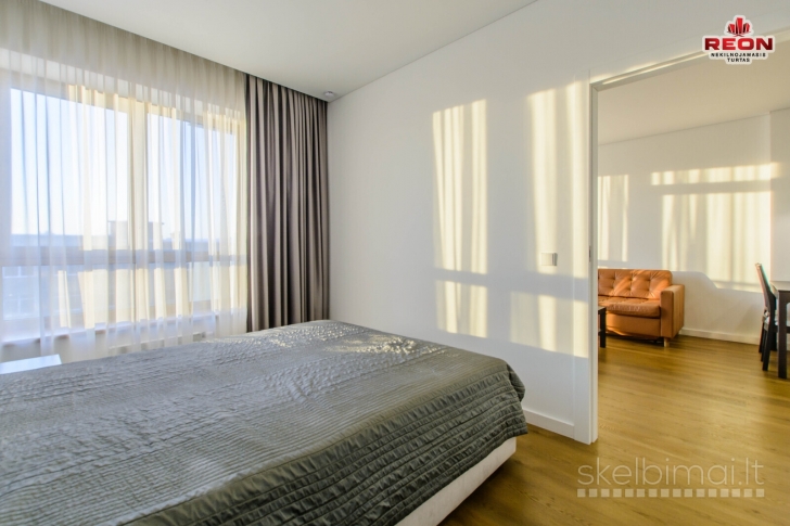 PILNAI ĮRENGTAS, ŠILTAS IR JAUKUS DVIEJŲ KAMBARIŲ BUTAS NAUJOS STATYBOS NAME