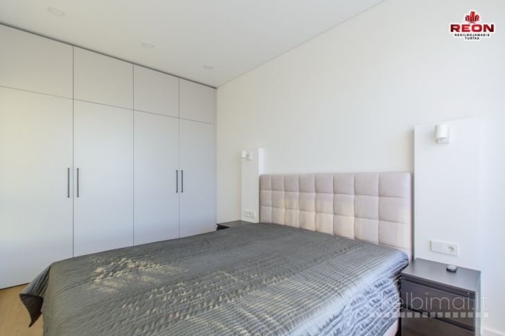 PILNAI ĮRENGTAS, ŠILTAS IR JAUKUS DVIEJŲ KAMBARIŲ BUTAS NAUJOS STATYBOS NAME