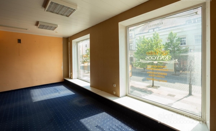 Parduodamos 148 kv.m. Patalpos Tiltų g. Klaipėdos senamiestyje. 1 aukštas