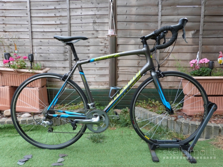SPECIALIZED Allez Elite Road Bike. Carbon fork. 9kg. Large frame. Like New.