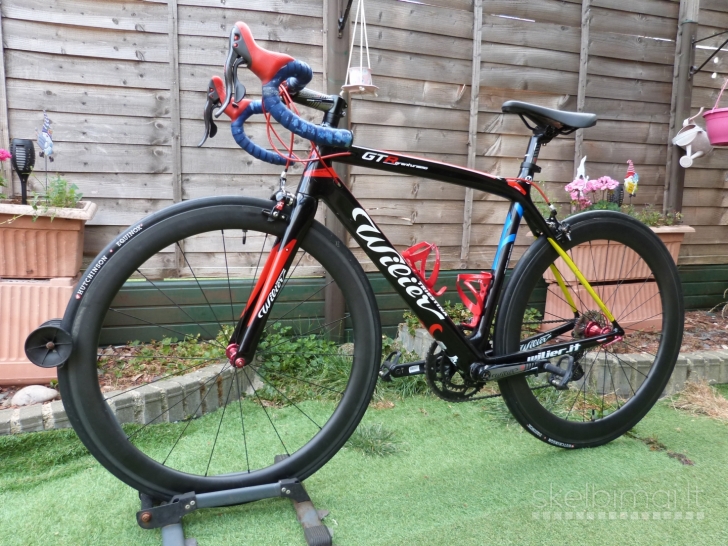 Wilier GTR Colombia Team Carbon Road Bike. 700C wheels. 7,9kg. 55cm. RRP £2500.