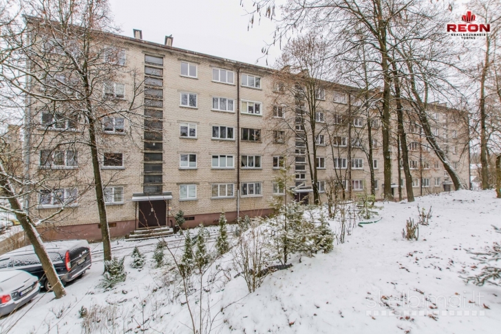 ERDVUS, ŠVIESUS, TVARKINGAS - TRIJŲ IZOLIUOTŲ KAMBARIŲ BUTAS!