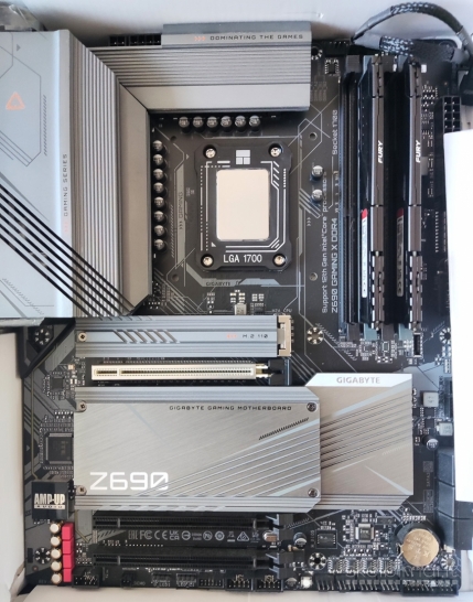 Pagrindinė plokštė + Procesorius + Atmintis