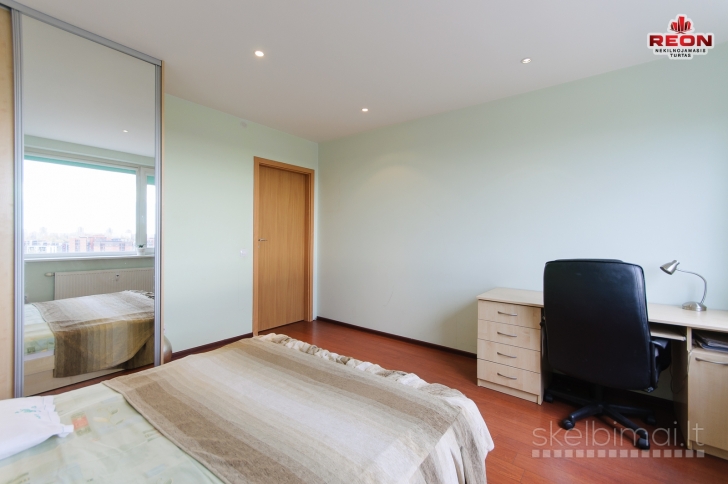 ŠVIESUS 2K BUTAS NAUJOS STATYBOS NAME SU PARKAVIMO VIETA!