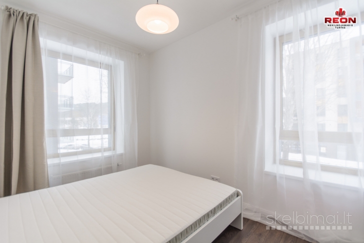 NUOMOJAMAS ŠILTAS, JAUKUS 2 KAMBARIŲ BUTAS 