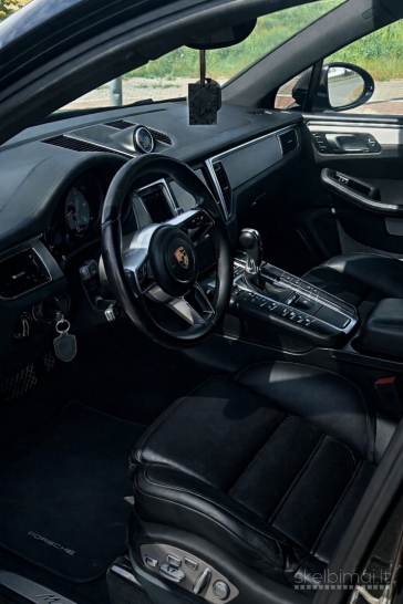 Porsche Macan S