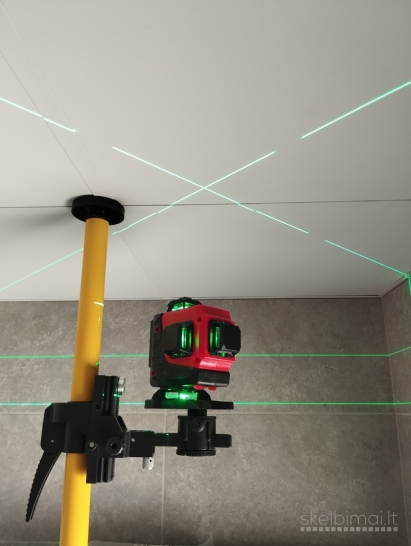 Nivelyro stovas 4 metrų