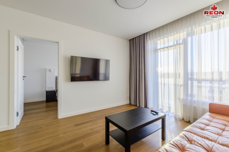 PILNAI ĮRENGTAS, ŠILTAS IR JAUKUS DVIEJŲ KAMBARIŲ BUTAS NAUJOS STATYBOS NAME