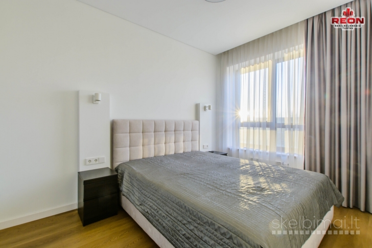 PILNAI ĮRENGTAS, ŠILTAS IR JAUKUS DVIEJŲ KAMBARIŲ BUTAS NAUJOS STATYBOS NAME