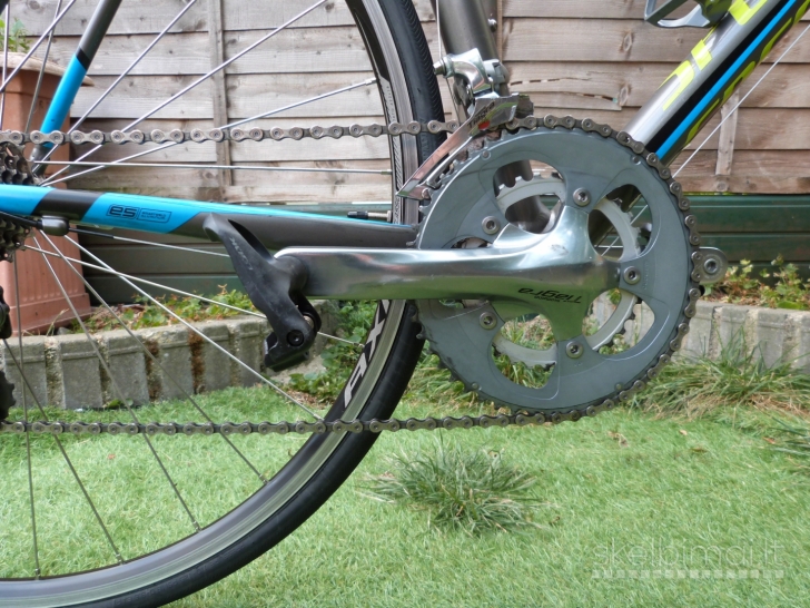 SPECIALIZED Allez Elite Road Bike. 700C. Carbon fork. 9kg. 58cm. Super stovis.