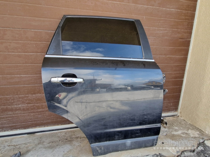 Opel Antara pilnos komplektacijos dešinės pusės galinės durelės