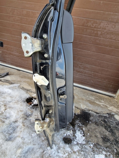 Opel Antara pilnos komplektacijos dešinės pusės galinės durelės