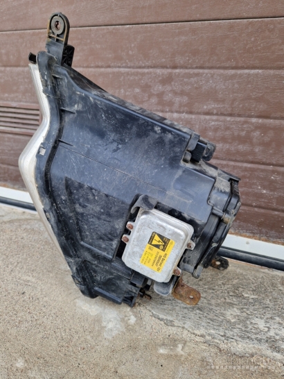 Opel Antara dešinės pusės priekinis žibintas XENON