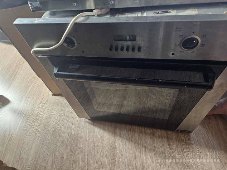 Įmontuojama elektrinė orkaitė